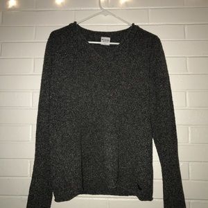 Comfy Columbia sweater 🦋